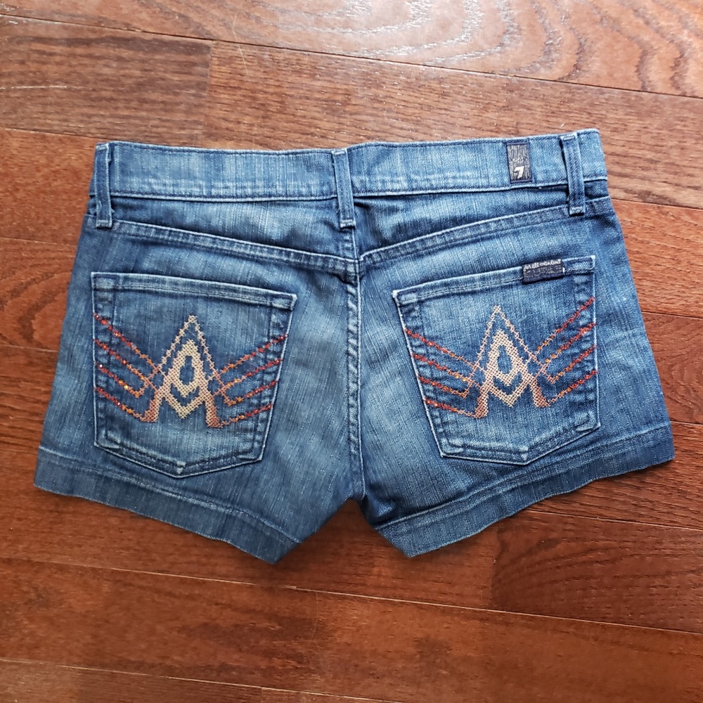 EUC Cross-stitch Crystal A-Pocket Denim Shorts